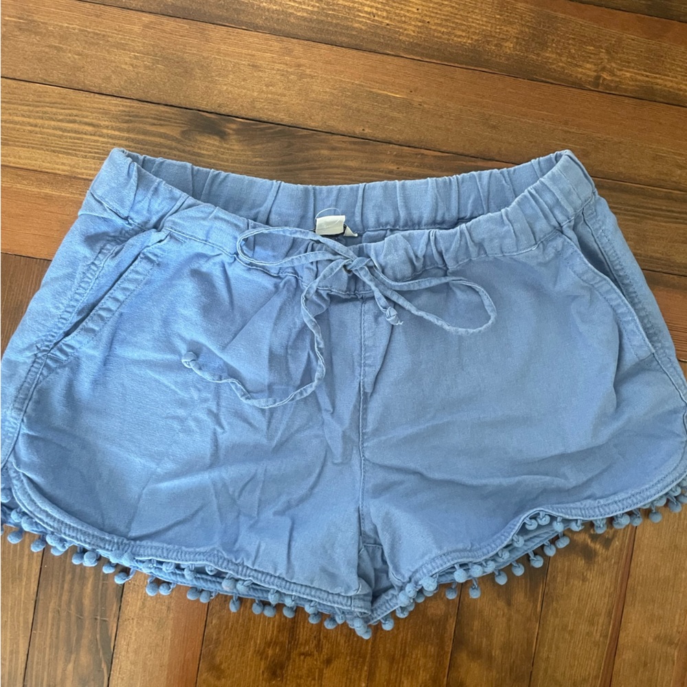 Cute pompom j.crew linen shorts!